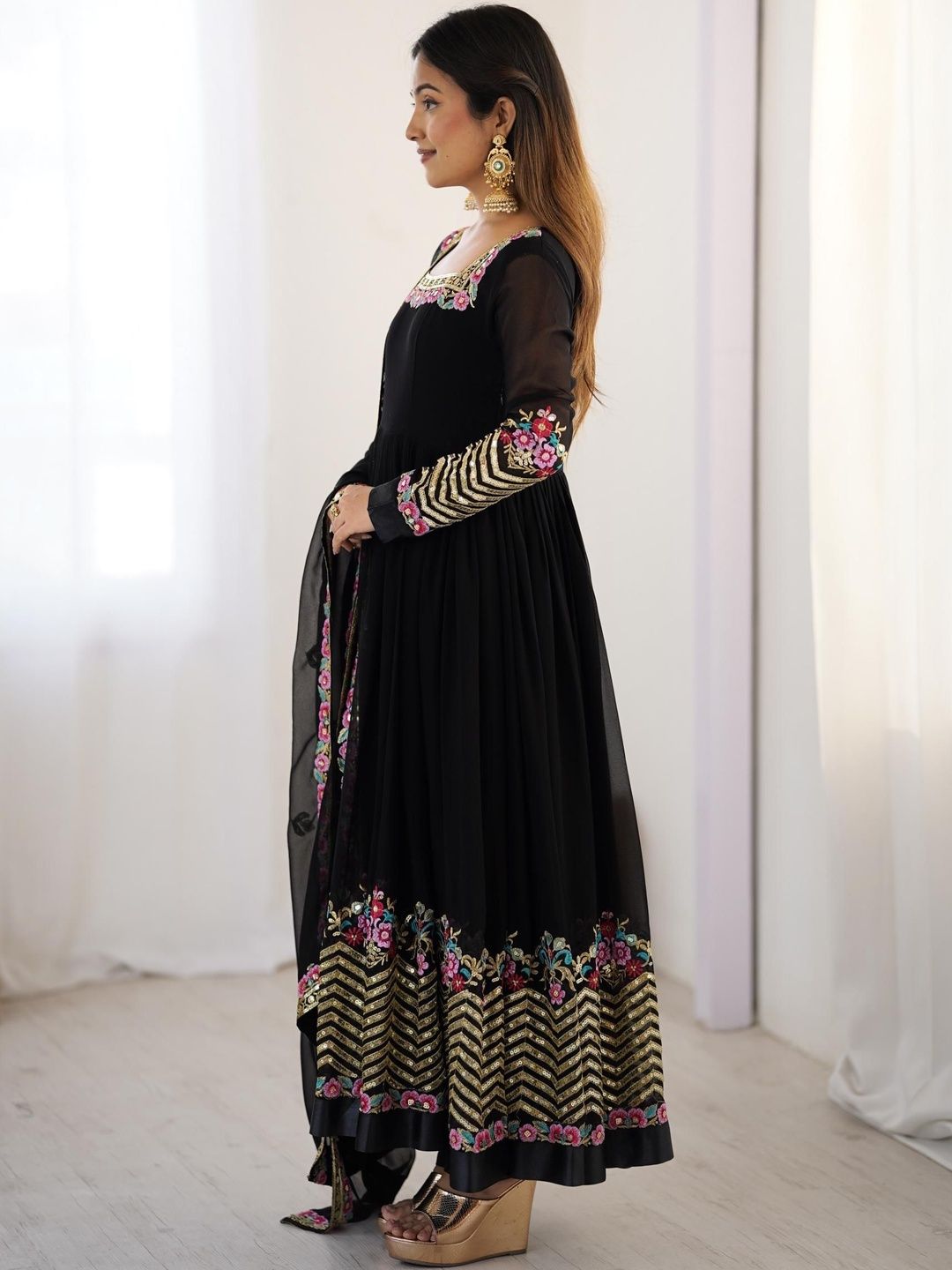 Long sleeved suhagan suit